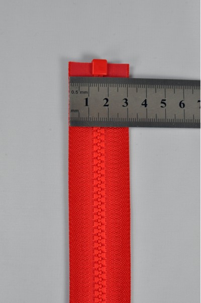 ZIP009  3號拉鏈 成衣開尾拉鏈款式 單頭拉鏈 樹脂膠牙拉鏈 不設單獨拉鍊訂購 側面照